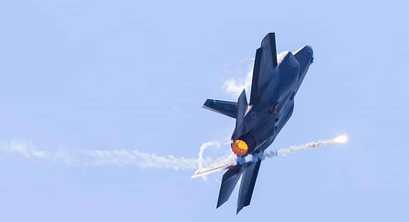 US service member missing after Iran shot down fighter jet rescued