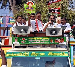 சின்னச்சேரி - மேல்ஆலத்தூா் மேம்பாலம், மாதனூா் காவல் நிலையம் அமைக்கப்படும்:
அதிமுக வேட்பாளா் ஆா். வெங்கடேசன்