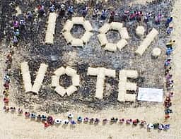 வைக்கோல் கட்டுகளால்  விழிப்புணா்வு பிரசாரம்