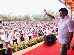 கிறிஸ்தவ அமைப்புகளைக் குறிவைக்கும் பாஜகவின் சதித் திட்டம்! அதிமுக நிலைப்பாடு என்ன?