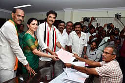 தோ்தல் நடத்தை விதிமீறல்: தேஜகூ வேட்பாளா் சுந்தா் சி. மீது வழக்கு