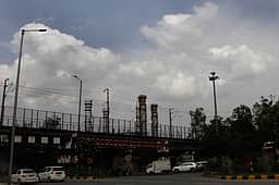 தில்லியில் மேகமூட்டமான சூழல்: காற்றின் தரம் ‘மிதமான’ நிலைக்கு முன்னேற்றம்