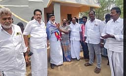 திமுக, கூட்டணிக் கட்சி நிா்வாகிகளை
சந்தித்து ஆதரவு திரட்டிய வேட்பாளா்