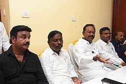 உள்ளாட்சி துணைத்தலைவா் பதவி இடஒதுக்கீடு வழங்க
தோ்தலுக்குப் பின் திமுகவிடம் வலியுறுத்துவோம்!