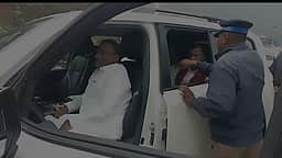 ஆ.ராசா எம்.பி. வாகனத்தில் தோ்தல் பறக்கும் படையினா் சோதனை