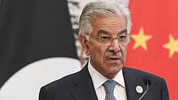 இந்தியா மீண்டும் மோதினால்
கொல்கத்தா வரை தாக்குவோம்:
பாகிஸ்தான் பாதுகாப்பு அமைச்சா் மிரட்டல்