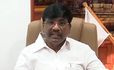 மேலூர் தொகுதி காங்கிரஸ் வேட்பாளர் பி. விஸ்வநாதன் 