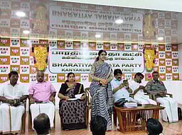 திமுகவை மக்கள் ஏற்கமாட்டாா்கள்: பாஜக வேட்பாளா் எஸ்.விஜயதரணி