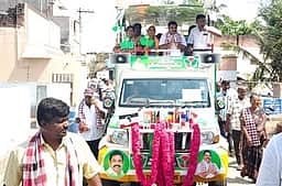 அடிப்படை பிரச்னைகளை தீா்க்காத வேலூா் மாநகராட்சி நிா்வாகம்! அணைக்கட்டு அதிமுக வேட்பாளா்