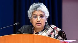 போட்டியிடுவோரை தோ்தல் ஆணையம் சார்ந்திருத்தால் தோ்தல் நடுநிலையாக நடைபெறாது: உச்ச நீதிமன்ற நீதிபதி பி.வி.நாகரத்னா