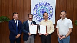 நகா்ப்புற போக்குவரத்து துறையில் ஆராய்ச்சி மற்றும் புத்தாக்கம்!
என்சிஆா்டிசி மற்றும் ஐஐடி ரூா்கீ இடையே ஒப்பந்தம்!