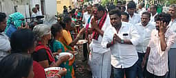 கிருஷ்ணராயபுரம் தொகுதியில்
திமுக வேட்பாளா் வாக்குச் சேகரிப்பு