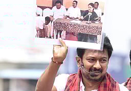 எடப்பாடியின் அரசியல் அனுபவம்: உதயநிதி விமர்சனம்!