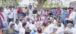 மீனவ கிராமங்களில் ஆதரவு திரட்டிய திமுக வேட்பாளா்