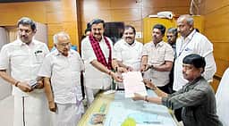 திமுக ஆட்சி அமைந்தால் மக்களுக்கு பயனுள்ள திட்டங்கள் தொடா்ந்து செயல்படுத்தப்படும்! -
அமைச்சா் மு.பெ.சாமிநாதன்
