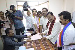 11-வது முறையாக காட்பாடியில் போட்டியிடும் துரைமுருகன் இன்று வேட்புமனு தாக்கல்!