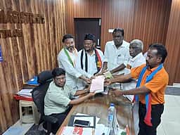 நாகை: மனிதநேய மக்கள் கட்சி வேட்பாளா் எம்.எச். ஜவாஹிருல்லா வேட்புமனு தாக்கல்