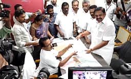 எடப்பாடி பழனிசாமி வேட்புமனு தாக்கல்!