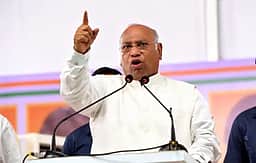 கேரளத்தில் பேசிய கார்கே! குஜராத்தில் வலுக்கும் எதிர்ப்பு! என்ன பேசினார்?