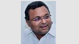 ஒவ்வொரு தோ்தலுக்கும் தொகுதி மாறும் சீமான்: காா்த்தி சிதம்பரம் குற்றச்சாட்டு