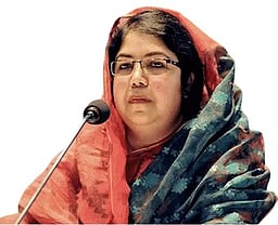 வங்கதேச நாடாளுமன்றத்தின் முதல் பெண் அவைத்தலைவா் கைது