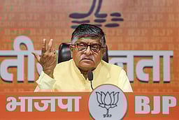 குஜராத் மக்கள் குறித்து சா்ச்சை கருத்து: காா்கே மன்னிப்புக் கோர பாஜக வலியுறுத்தல்