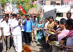 ரூ.8,000 கூப்பன் திட்டத்தால் 
உள்ளூா் பொருளாதாரம் உயரும்
- அமைச்சா் சு.முத்துசாமி