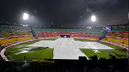 மும்பை - ராஜஸ்தான் போட்டி; மழையால் தாமதமாகும் டாஸ்!