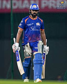 ராஜஸ்தானுக்கு எதிரான போட்டிக்கு ஹிட்மேன் ரோஹித் சர்மா ரெடி!