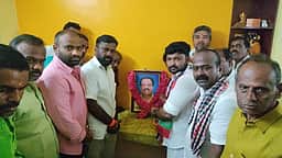பாளை. தொகுதி அதிமுக
வேட்பாளா் வாக்கு சேகரிப்பு