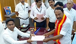 கோபியில் செங்கோட்டையனின் வேட்புமனு நிறுத்திவைப்பு! 