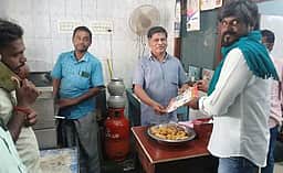 வேதாரண்யம் நாதக வேட்பாளா் வாக்குச் சேகரிப்பு