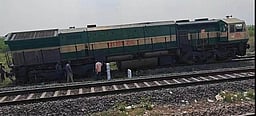விழுப்புரம் அருகே ரயில் என்ஜின் தடம் புரண்டது