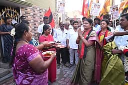 தூத்துக்குடியில் திமுக வேட்பாளா் வாக்கு சேகரிப்பு