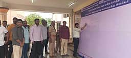 தோ்தல் விழிப்புணா்வு: 
அரசு அலுவலகங்களில் கையொப்ப இயக்கம்