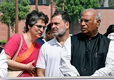 தமிழ்நாடு வரும் கார்கே, ராகுல், பிரியங்கா! நட்சத்திரப் பேச்சாளர்கள் பட்டியல் வெளியீடு!