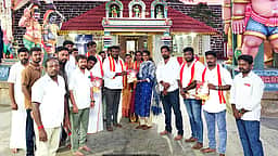 திருப்பத்தூரில் தவெக வேட்பாளா் பிரசாரம்
