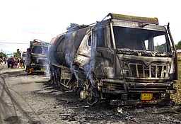 மணிப்பூா்: வன்முறை, துப்பாக்கிச்சூட்டில் 4 போ் உயிரிழப்பு