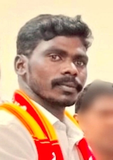 பழனிச்சாமி.