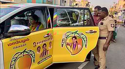 பாமக வேட்பாளா் சௌமியா அன்புமணி பிரசார வாகனத்தில் சோதனை