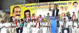 தமிழகத்துக்கு மிரட்டல் விடுக்கும் வகையில் மகாராஷ்டிர முதல்வா் ஃபட்னவிஸ் பேச்சு: வைகோ குற்றச்சாட்டு