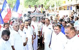தென்காசி ஒன்றியப் பகுதிகளில் அதிமுக வேட்பாளா் வாக்கு சேகரிப்பு