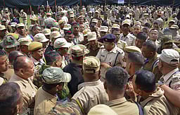 கேரளம், அஸ்ஸாம், புதுச்சேரியில் இன்று பேரவைத் தோ்தல்-
பலத்த பாதுகாப்பு ஏற்பாடுகள்