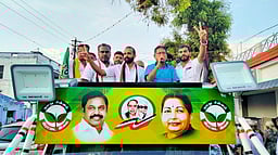 கோபி சட்டப்பேரவைத் தொகுதி அதிமுக வேட்பாளருக்கு உற்சாக வரவேற்பு