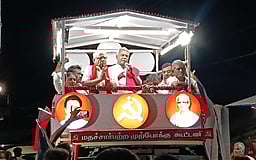 ஆயக்குடி பகுதியில் மாா்க்சிஸ்ட் கம்யூ. வாக்கு சேகரிப்பு