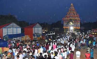 ஆதனக்கோட்டை ஸ்ரீ முத்துமாரியம்மன் கோயில் தோ் திருவிழா