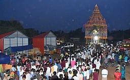 ஆதனக்கோட்டை ஸ்ரீ முத்துமாரியம்மன் கோயில் தோ் திருவிழா