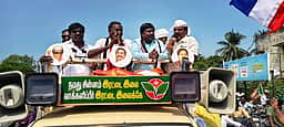 குன்றத்தூா்: அதிமுக வேட்பாளா் வாக்கு சேகரிப்பு