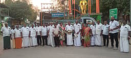 சாத்தான்குளத்தில் அதிமுகவினா் பிரசாரம்