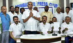 போக்குவரத்து, லாரி தொழில் சாா்ந்த சங்கங்களின் கூட்டமைப்பின் வேட்பாளா் அறிமுகம்